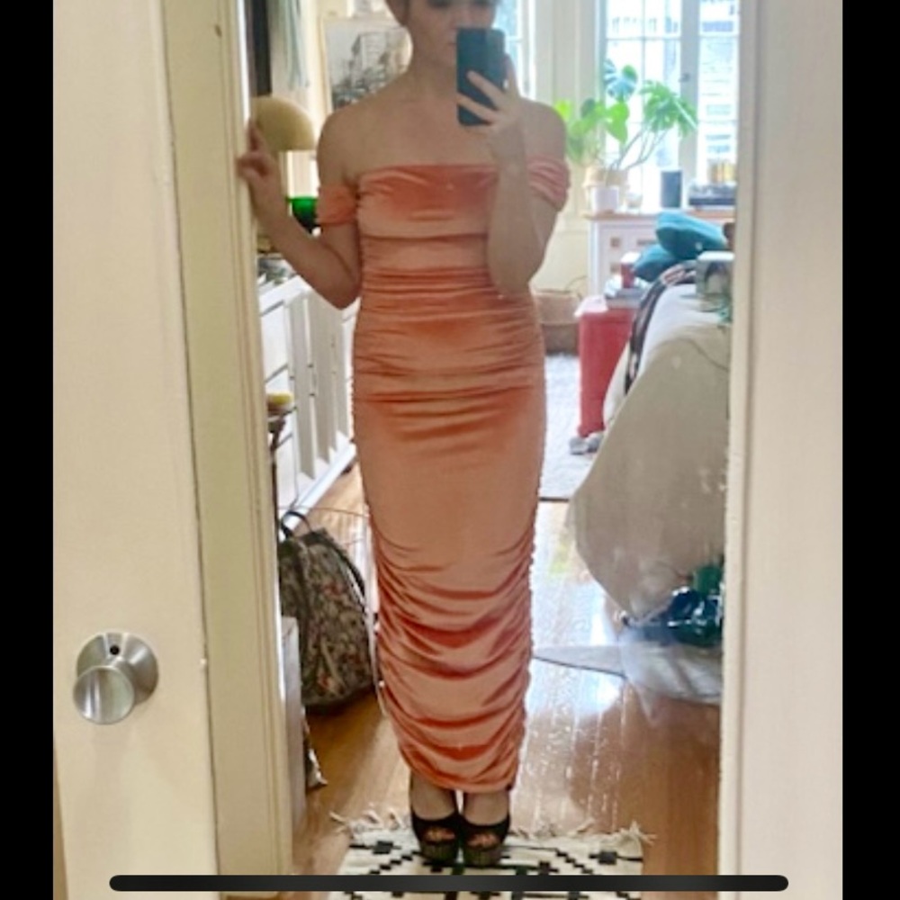 Missguided NWT peach velvet Bardot dress- Sz 6